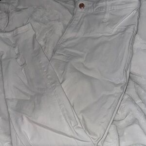 Daytrip women’s white skinny jeans. Size 32
